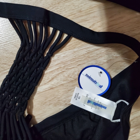 NEW bikini! - Picture 3 of 5